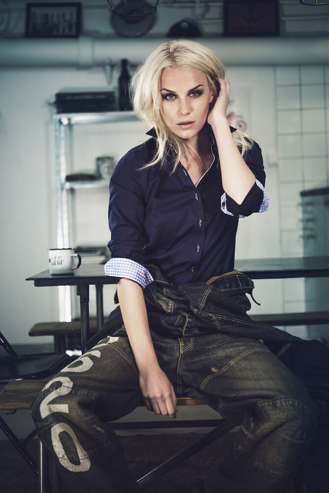 JH&F Red Bow 20 Woman